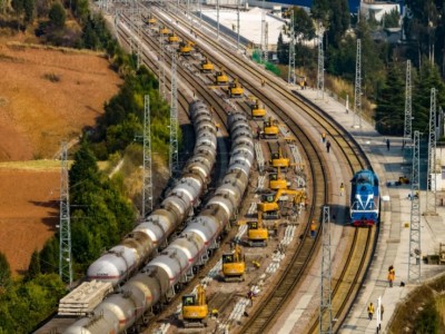 南昆铁路大修施工全面展开